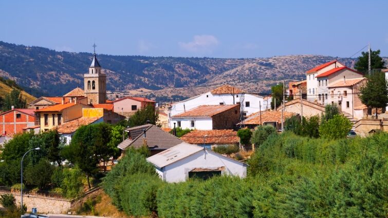 Bergsby Spanien