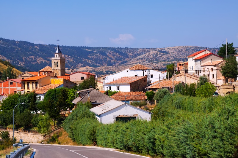 Bergsby Spanien